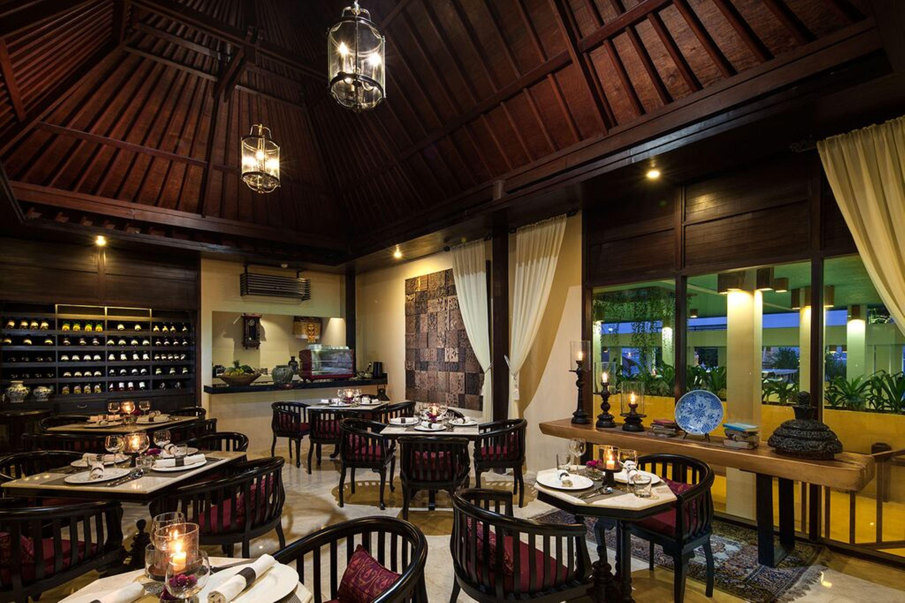 赛达拉精品海滩度假村 努沙杜瓦 外观 照片 The interior of the restaurant