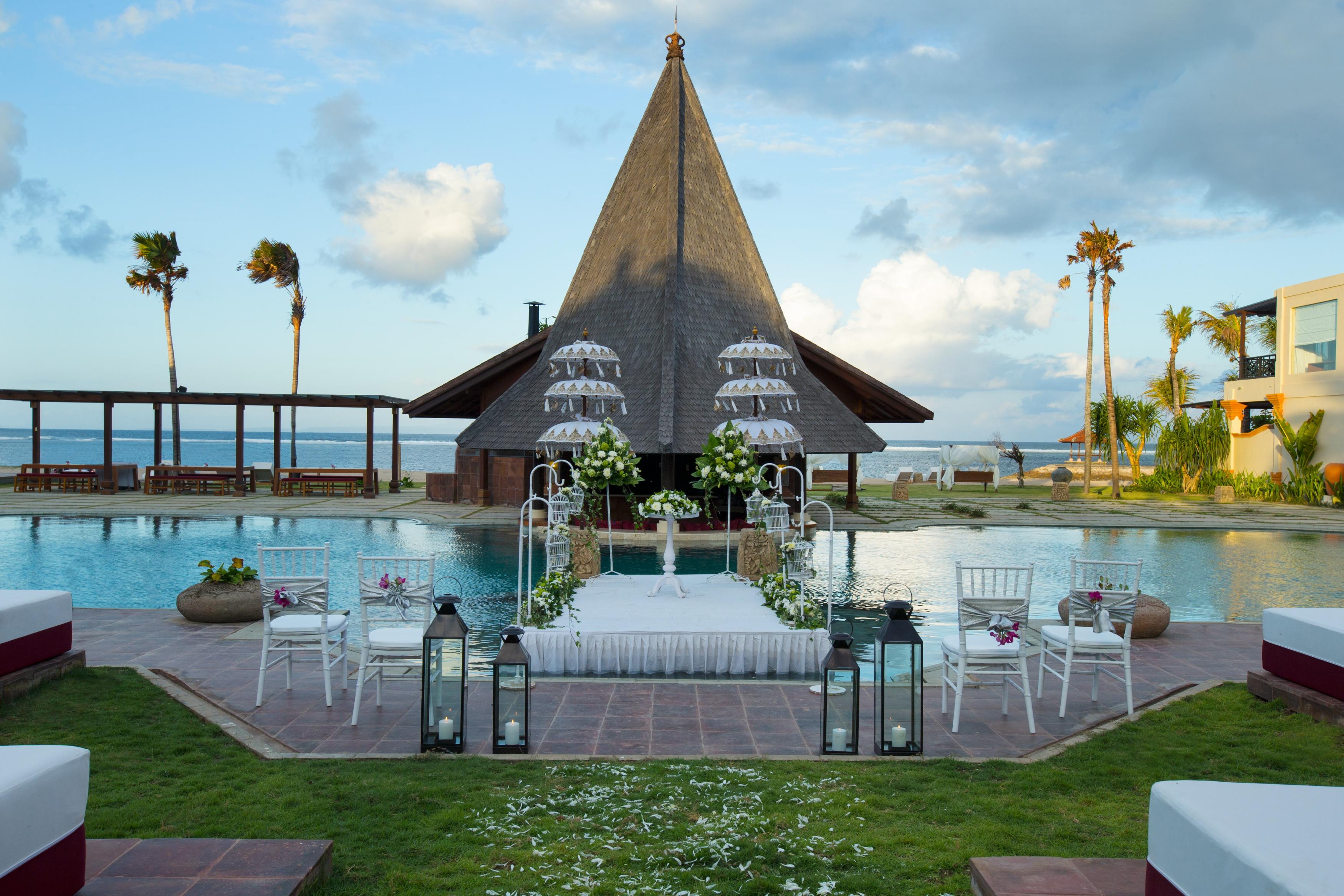 赛达拉精品海滩度假村 努沙杜瓦 外观 照片 The chapel at the resort